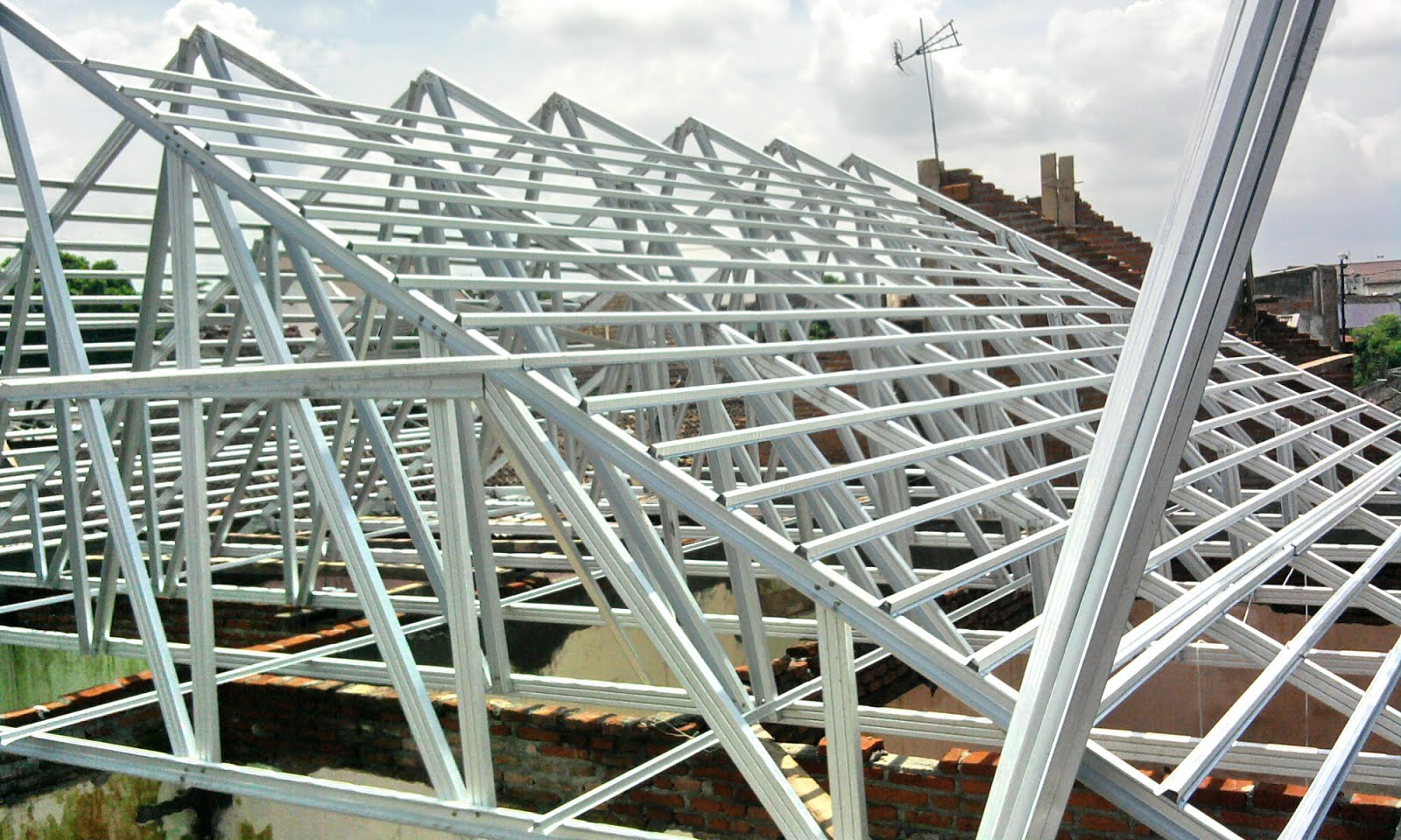 Rangka Galvalum Baja ringan