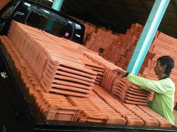 distributor genteng di bali, kirim genteng karang pilang ke bali